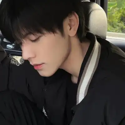 隗逸馨